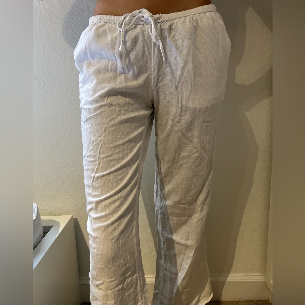 H&M Women’s White Low-Rise Straight Linen pants